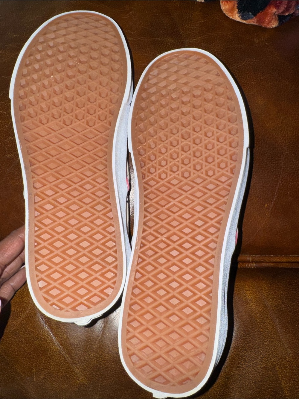 Vans Slip-On Sneakers - Beige Minnie Mouse Print 8.5M 10W - Picture 4 of 10